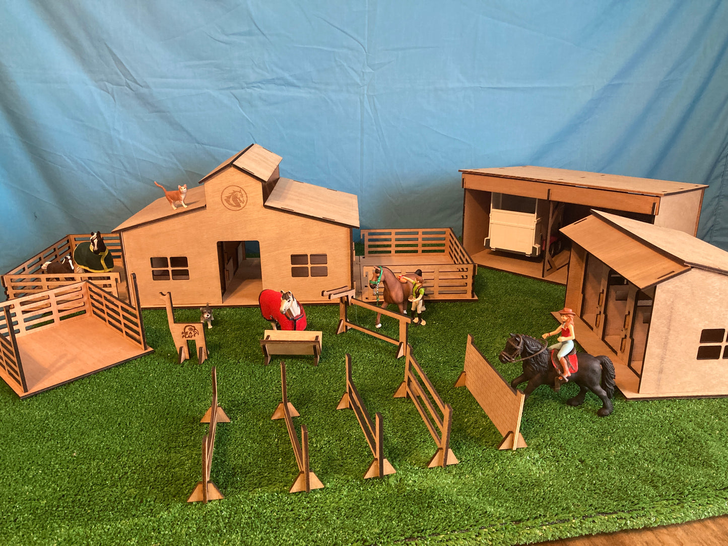 Toy Deluxe Stable Yard Plus